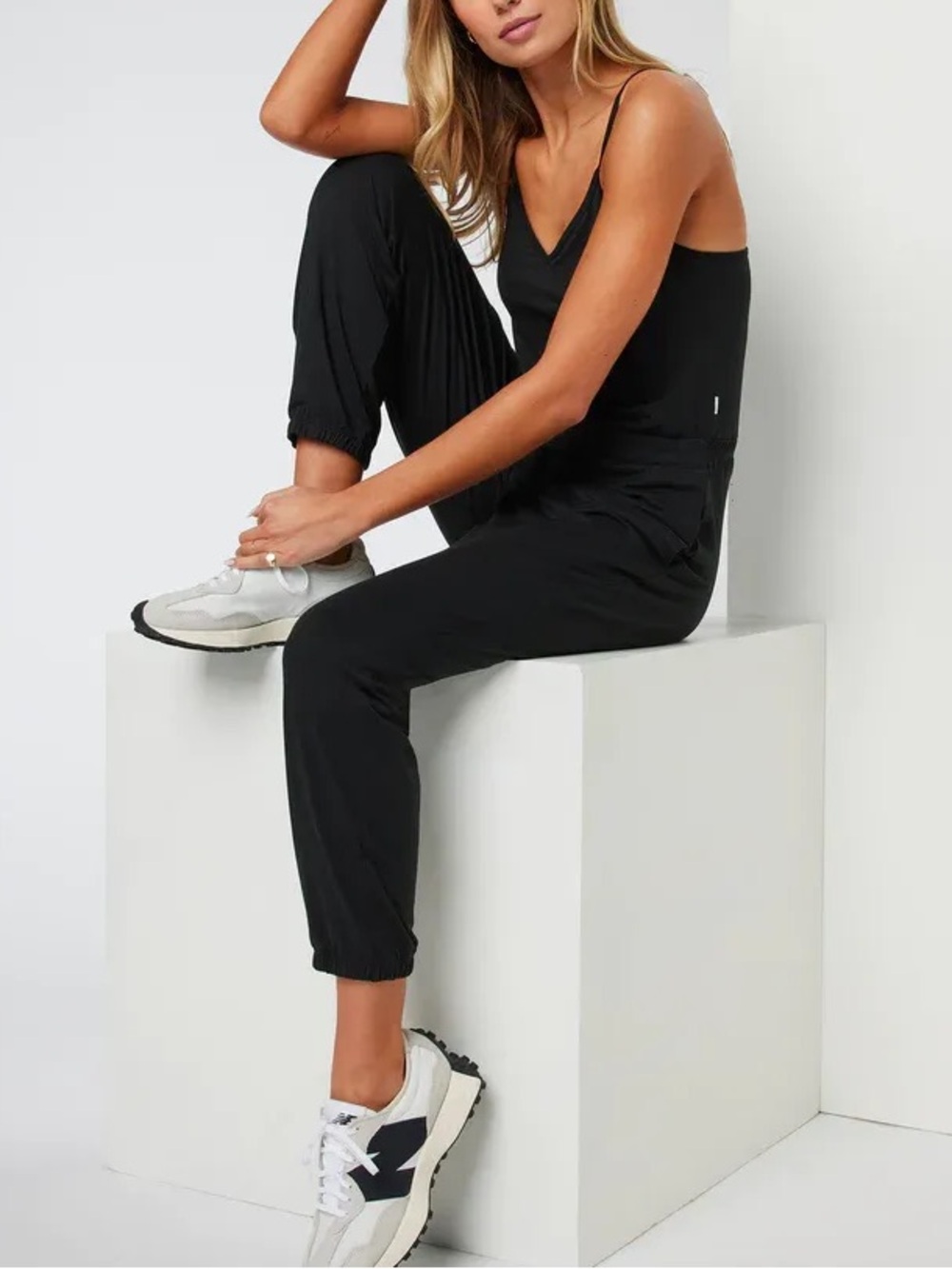 Vuori Black LuxJogger Jumpsuit Womens Large